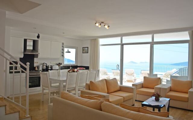 Villa Summer by Akdenizvillam