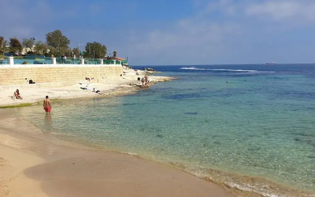 Peaceful Haven With Stunning Views Close to sea