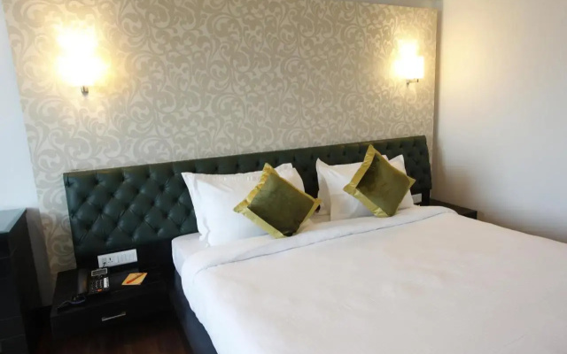 Hotel Saffron Leaf