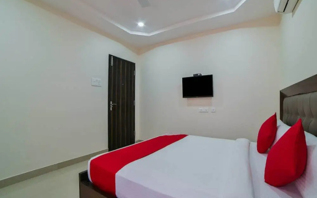 Crown Palace by OYO Rooms