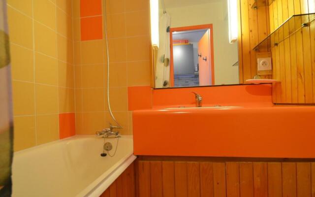 Appartement Les Menuires, 1 pièce, 2 personnes - FR-1-452-273