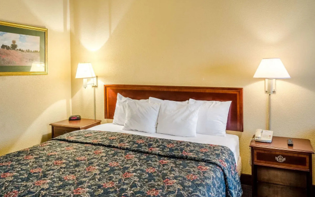 Motel 6 Cleveland, MS - Delta State University