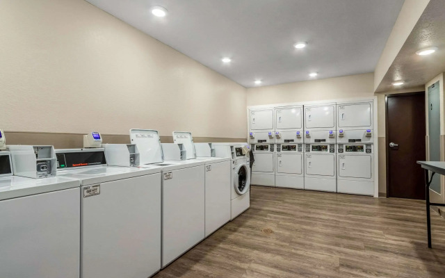 WoodSpring Suites Miramar