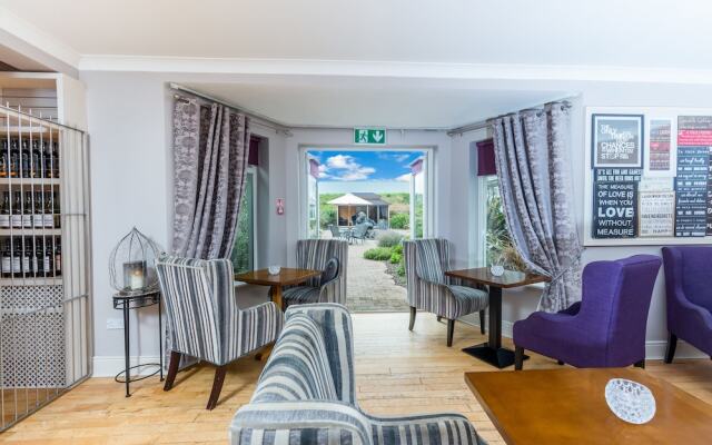 Airport View Hotel & Secret Spa
