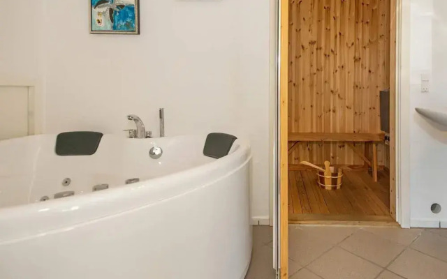 10 Person Holiday Home in Juelsminde-by Traum