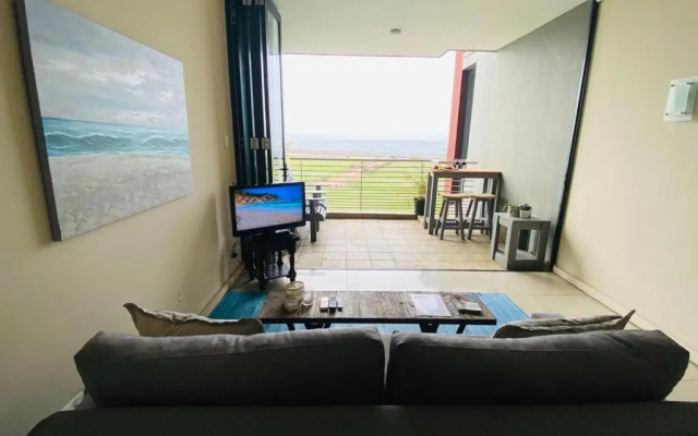 The Waves 1, Quayside Point Waterfront