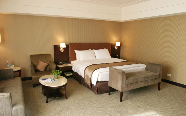 Grand Forward Hotel