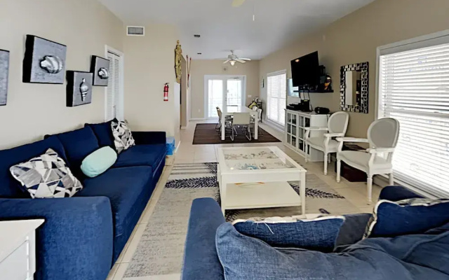 La Favorita by Southern Vacation Rentals