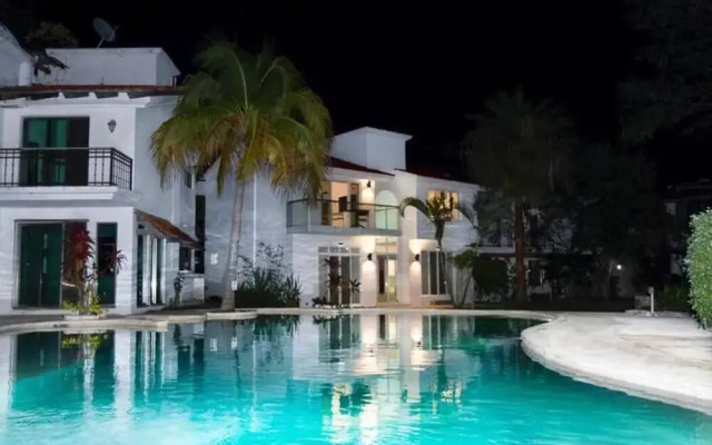 Playacar Villa 10 pax ruins & beach