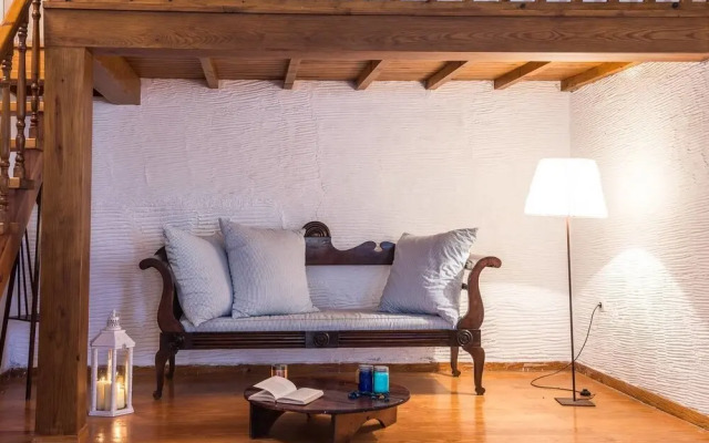 "Harmony" Apt in Stone Tower 1690 • Andros Island