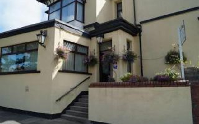 East Mount House