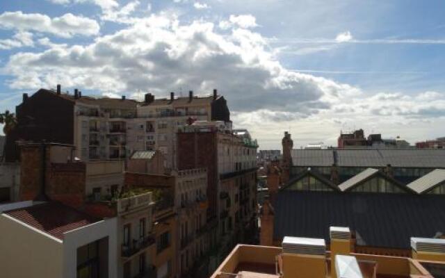 Feel at Sants Apartments