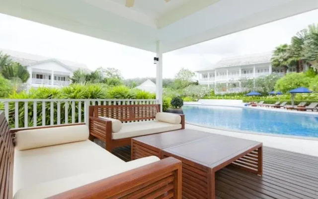 Ocean Breeze Resort & Apartments
