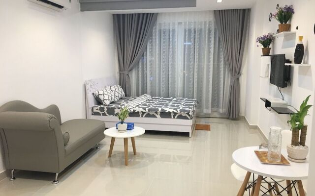 Le Hieu Apartment at Sky Center