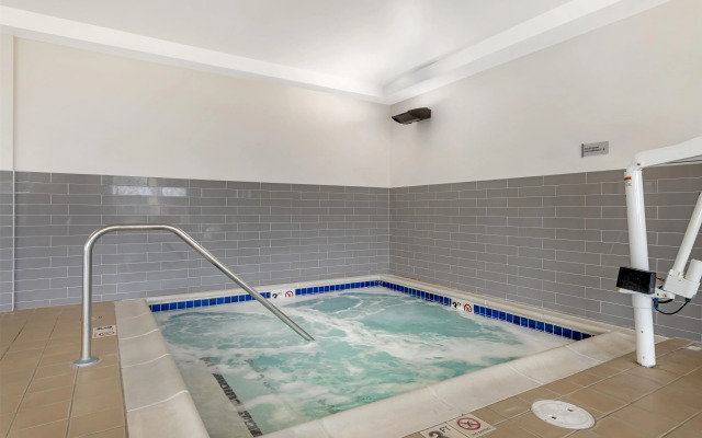 Best Western Plus Isanti