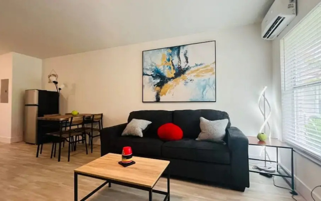 Quiet Miami Oasis Fast Wi-fi Free Parking