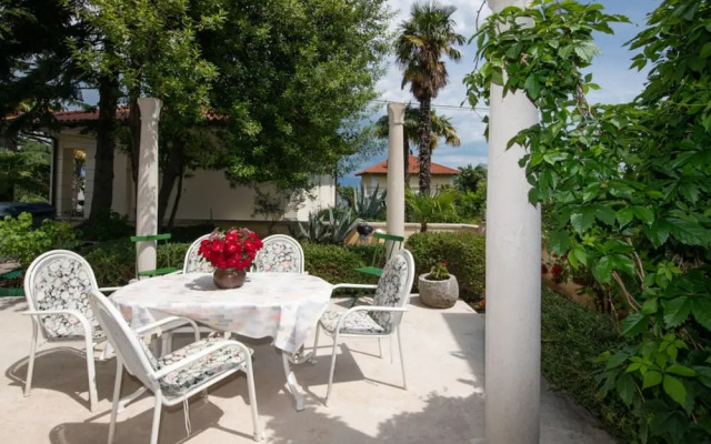 Elegant Lovran Apartment With Sea View