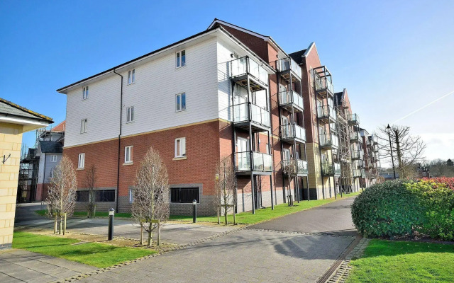 Racecourse Serviced Apartments