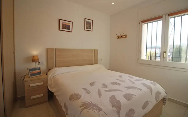 Apartment in Empuriabrava With Canal Views