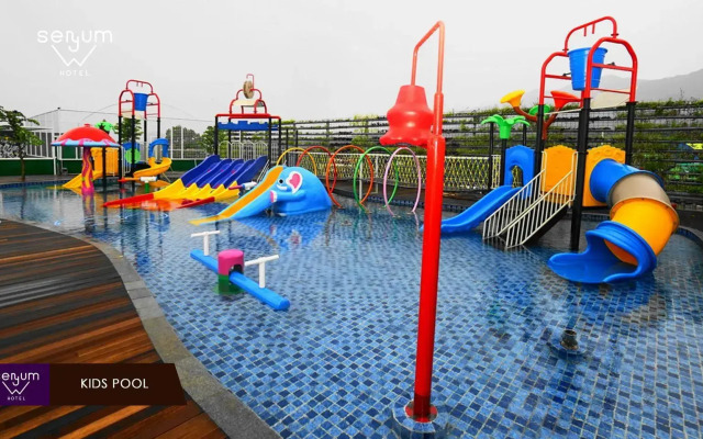 Senyum World Hotel