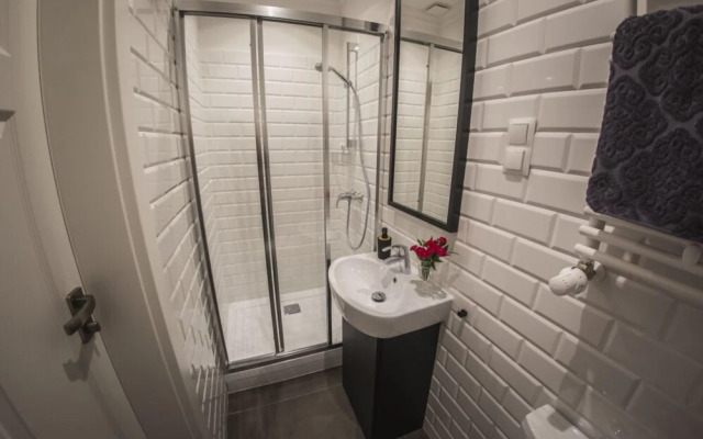 Angel House Apartments