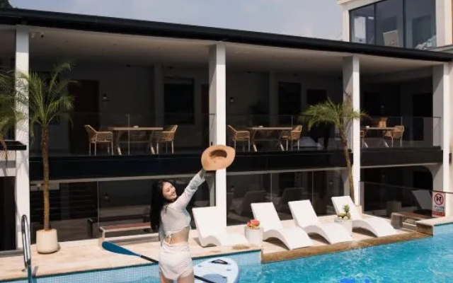 Xia Meng · Lumen Linxi Healing Private Hot Spring Homestay (Anji Dragon King Mountain Drift Branch) – Pool – Huzhou