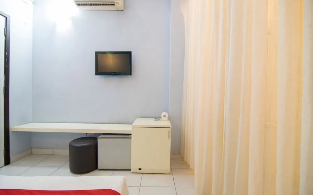 RedDoorz near Gia Dinh Church