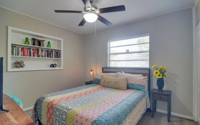 4 Mi to Dtwn: Pet-friendly Tampa Retreat