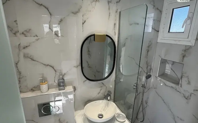 Sunshine Bay Suites