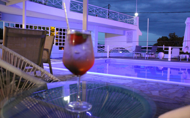 Tropicana Inn