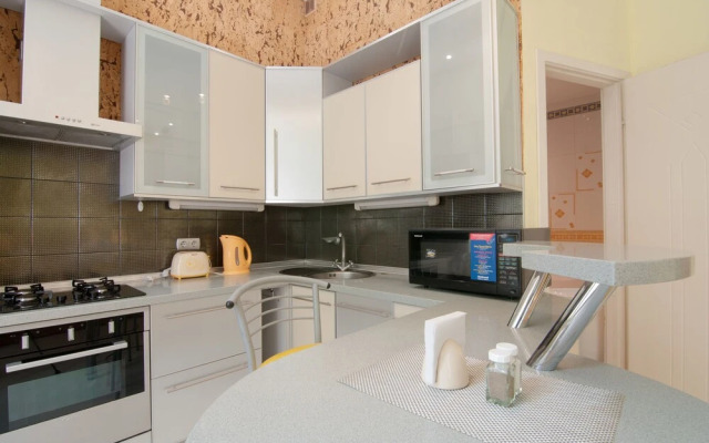 Подол, Константиновская 45