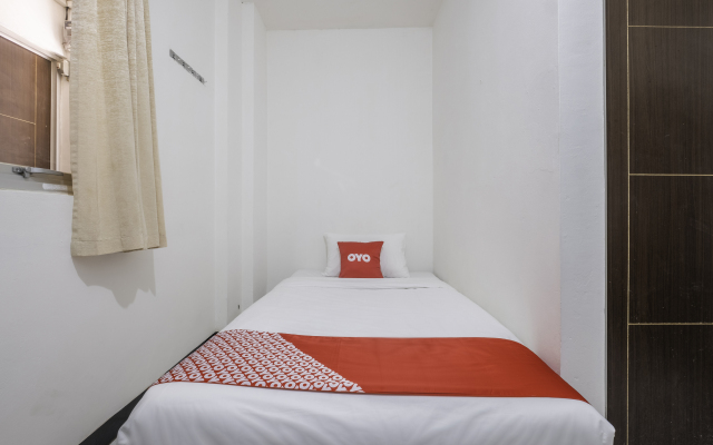 Super OYO 1568 Stasiun Ka Cirebon Guest House