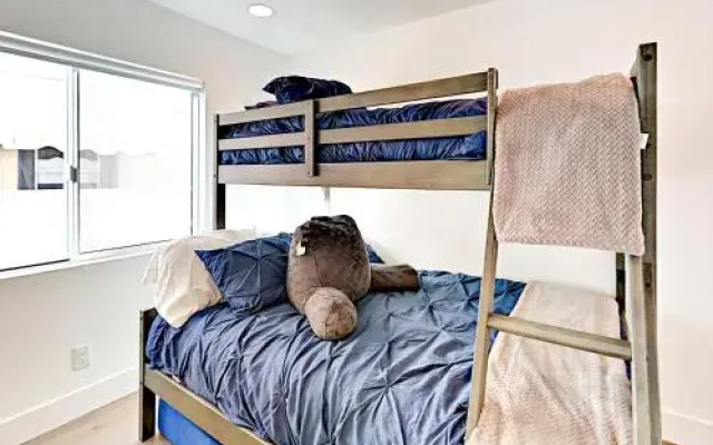 918 W Balboa Blvd Condo Unit A
