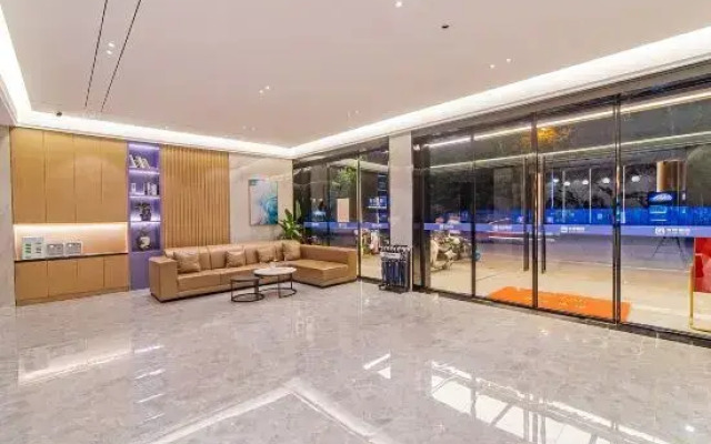 Unitour Hotel (Yulin First People's Hospital Wanhualou)