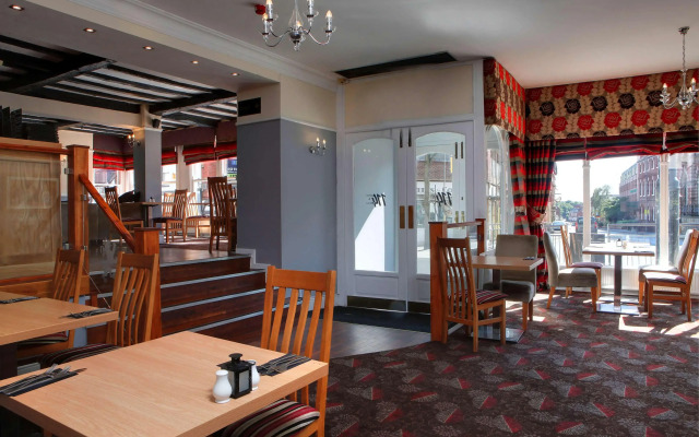 Lion Hotel