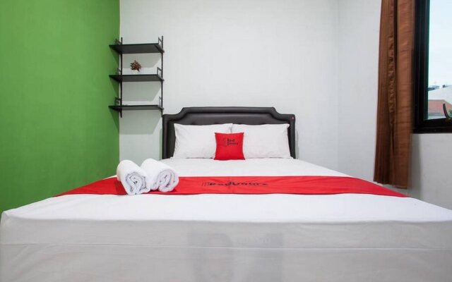 RedDoorz Syariah near DBL Arena 2