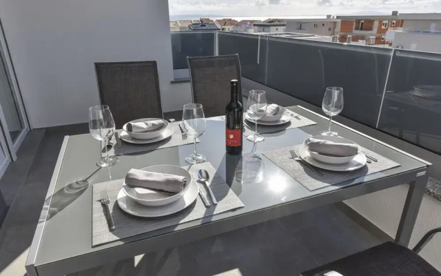 Pool Apartments & Rooms Mare