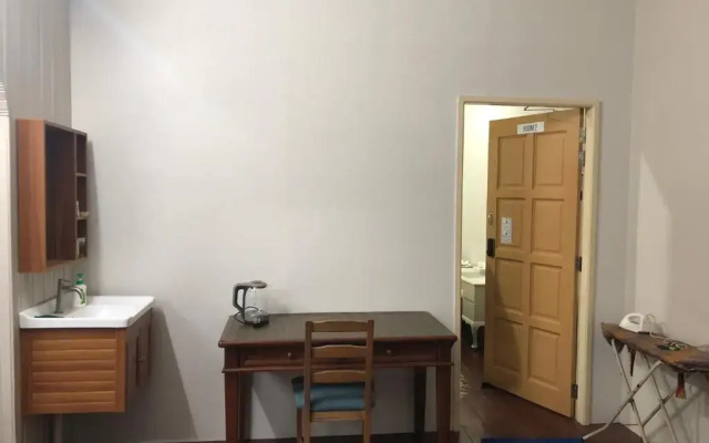 Complete 3-bedroom house with private bathrooms.