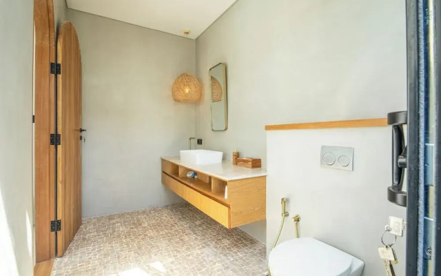 Stylish 5BR Boho Hideaway, 5 Minutes From Bingin