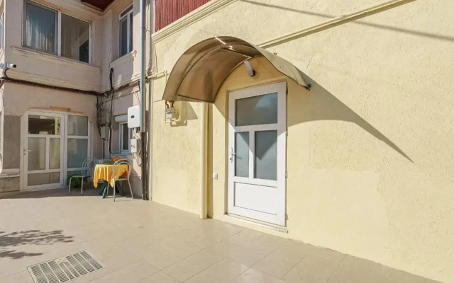 Stone Gate Apartment #3