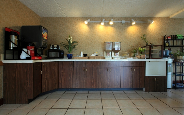 Americas Best Value Inn North Capital