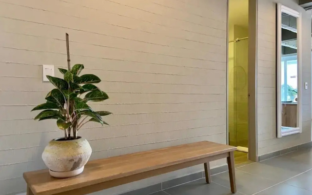 Captivating 3BR With Balcony n fan in Laureles