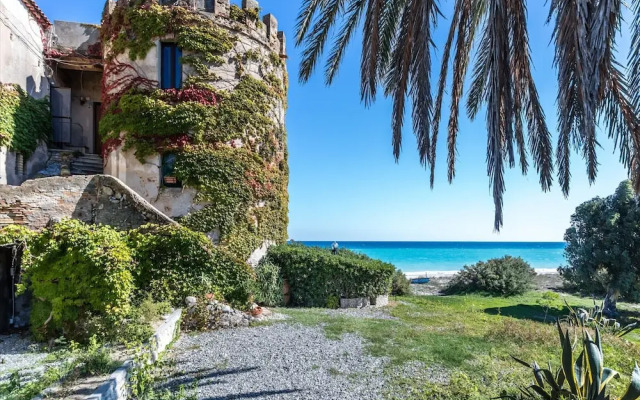 Romantic Beachfront Getaway