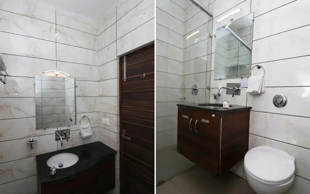 Omang Hotel by OYO Rooms