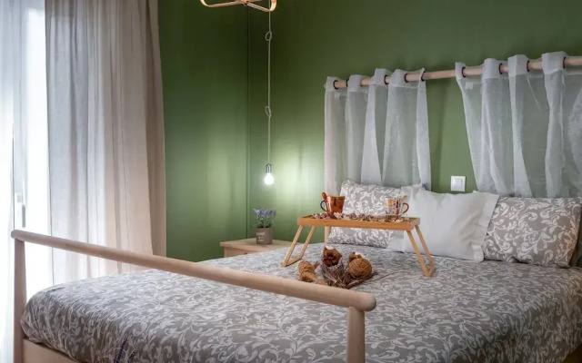 Apartment at the foothills of Acropolis