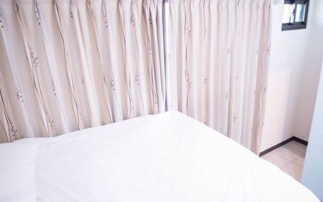 Taichung Fengjia Fully