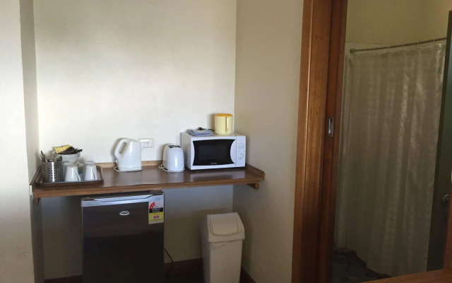 Tollgate Motel