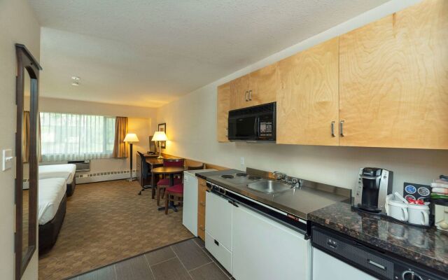 Prestige Riverside Lodge