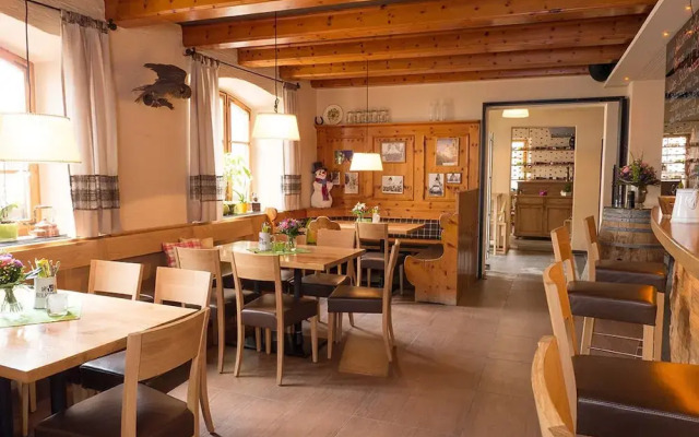 Gasthof Deutscher Adler & Hotel Puchtler