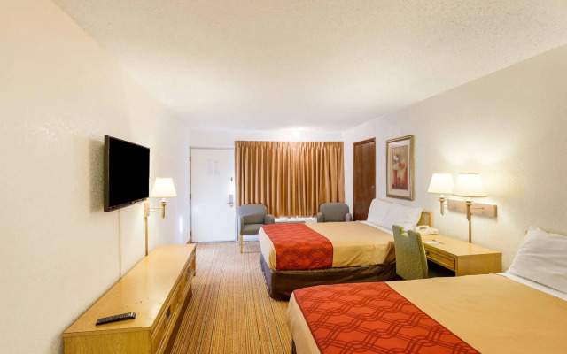 Econo Lodge Dallas Airport North